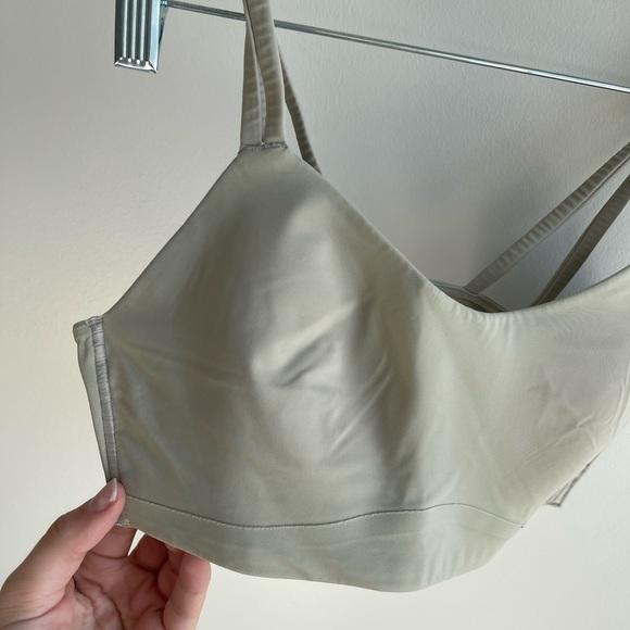 Lululemon Green Sports Bra - Picture 2 of 3